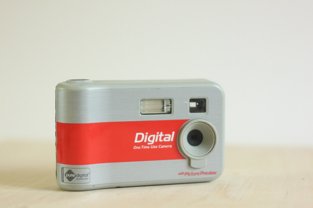 The CVS Disposable Camera: Nostalgic Photography插图1