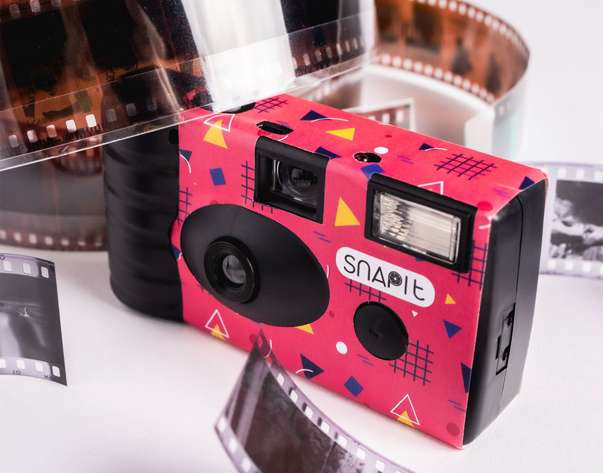 Explore the allure of disposable camera pictures插图4