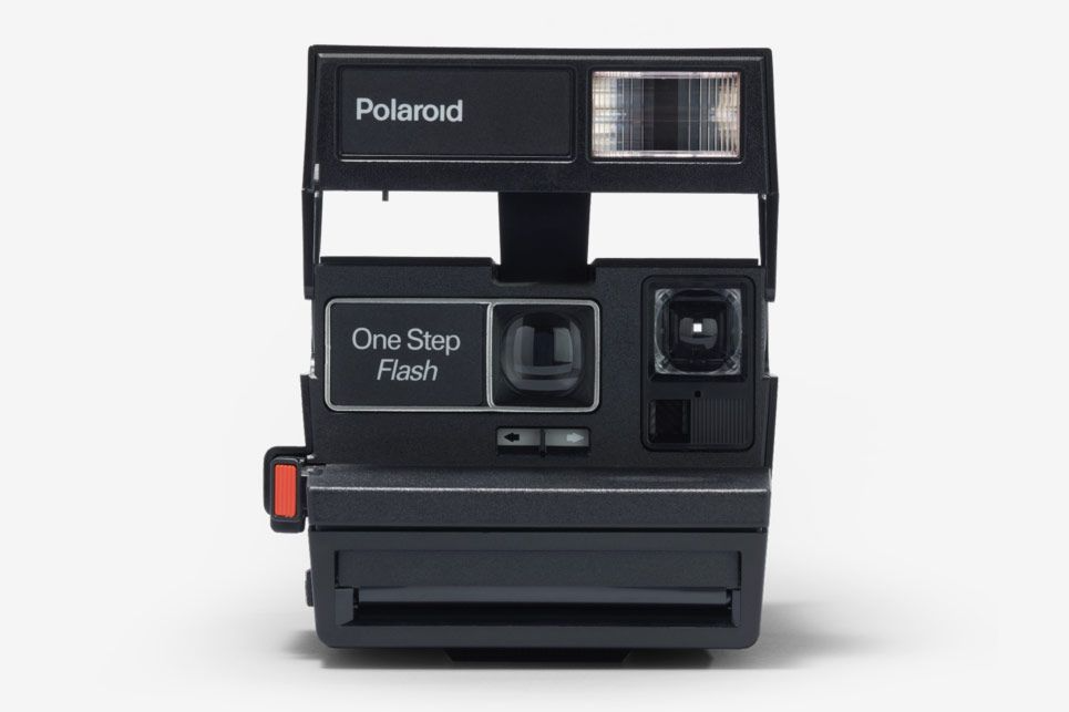 Rediscovering Nostalgia: The Polaroid Disposable Camera缩略图